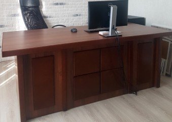 Стол для кабинета